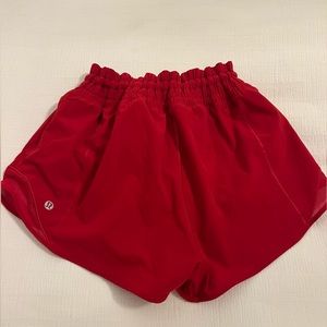 Lululemon hotty hot shorts 2.5